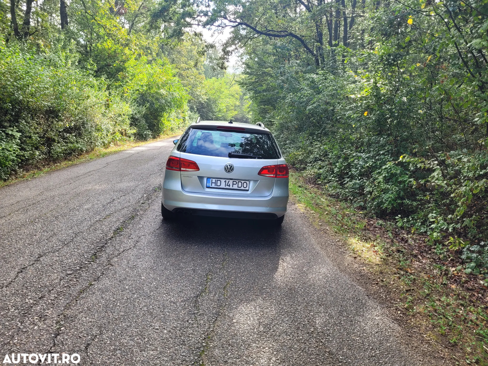 Volkswagen Passat - 4