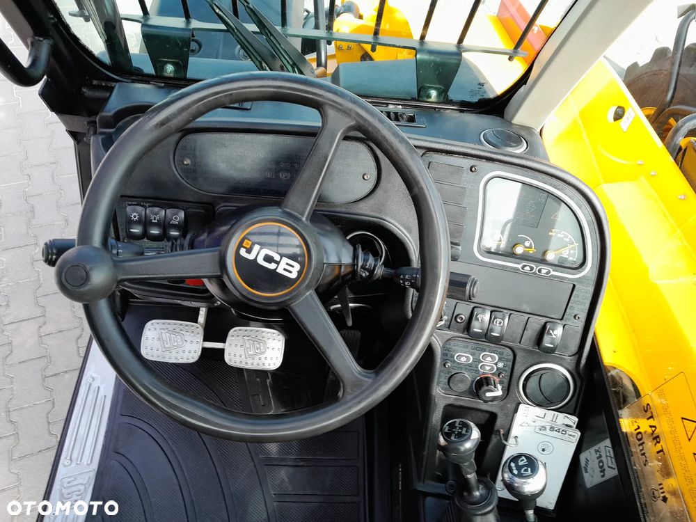 JCB 540-140 2020r kilimatyzacja - 23