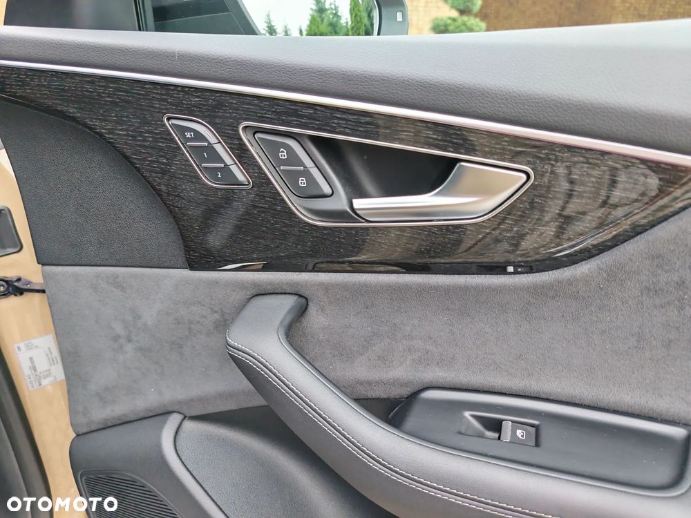 Audi Q8 55 TFSI e PHEV Quattro Tiptronic - 30