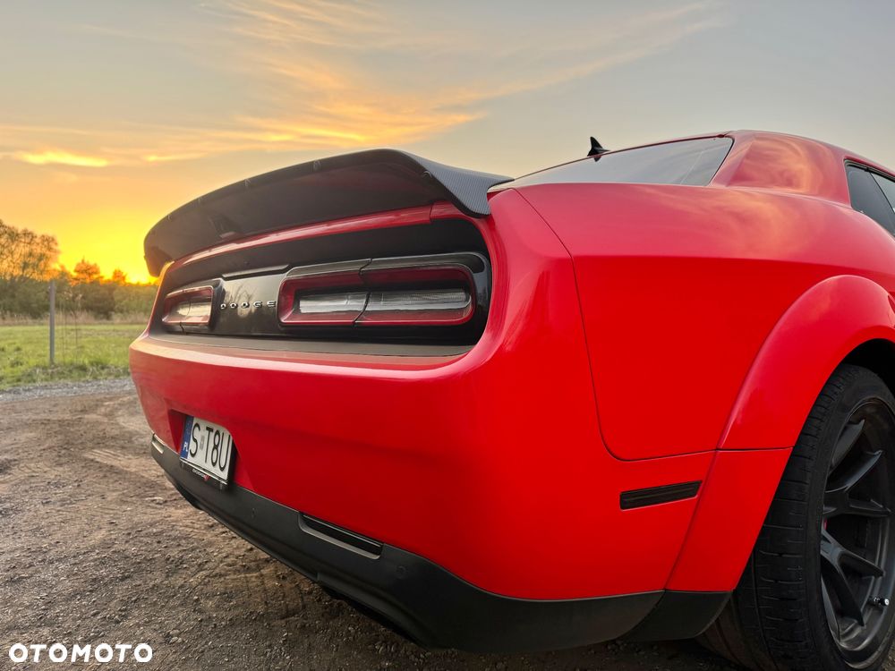 Dodge Challenger - 13