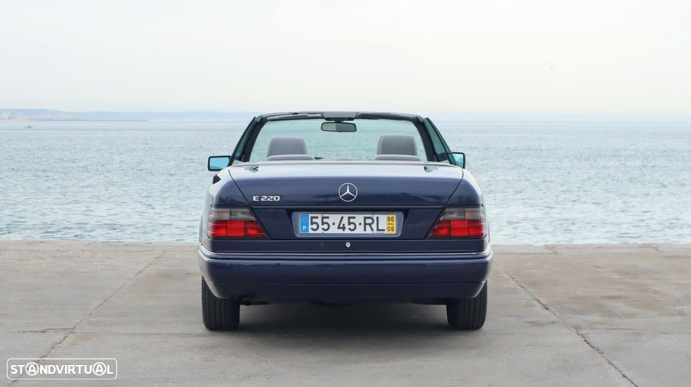 Mercedes-Benz E 220 - 23