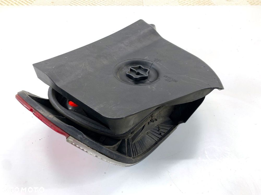 LAMPA LEWY TYŁ  BMW 3 Compact (E36) 1994 - 2000 316 i 77 kW [105 KM] benzyna 1999 - 2000 - 4