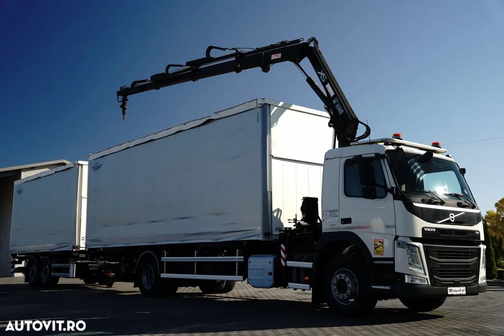 Volvo FM 380 / BDF / ANSAMBLU TANDEM / SUPRASTRUCTURĂ CU PRELATĂ (CURTAINSIDER) / 8,2 m + 6,1 m / MACARAUA HIAB 122 B-3 HIDUO / CAPACITATE MAX. DE RIDICARE: 3.950 kg / ROTATOR / PLATFORMĂ HIDRAULICĂ DHOLLANDIA / I-SHIFT / EURO 6 - 6