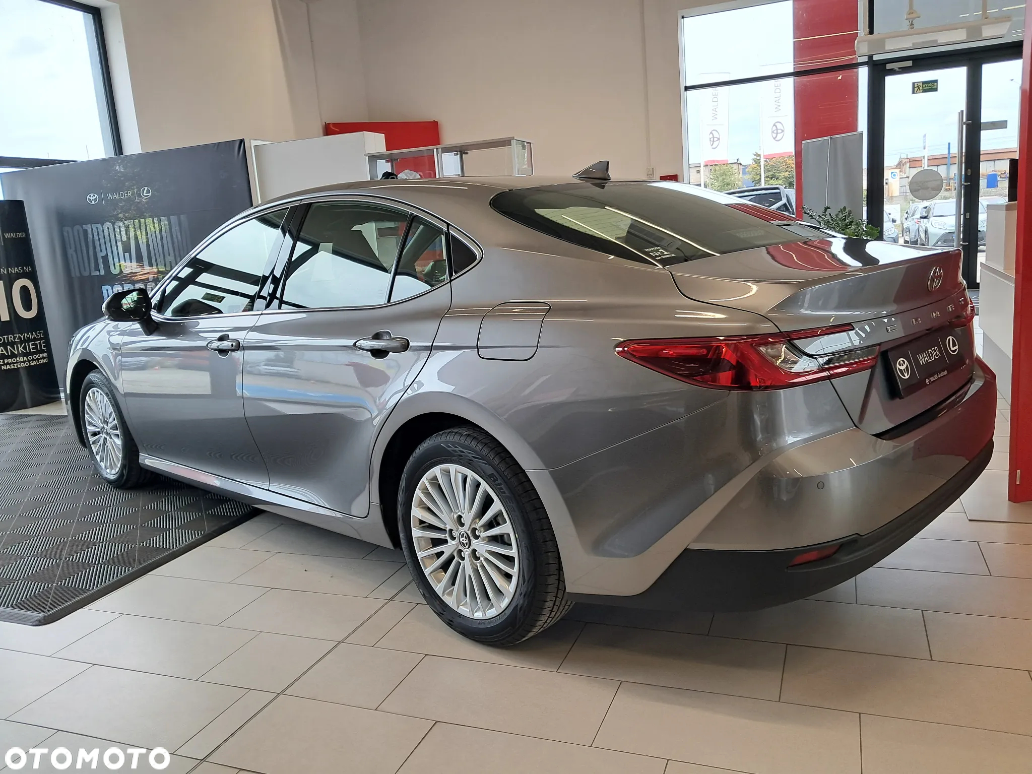 Toyota Camry 2.5 Hybrid Dynamic Force Comfort e-CVT - 3