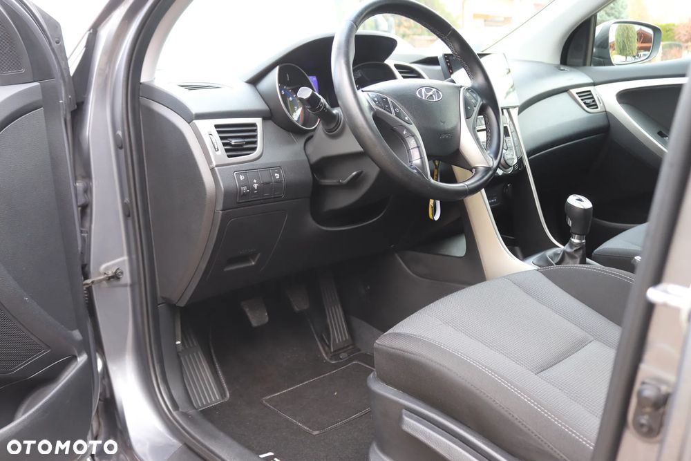 Hyundai i30 1.4 Intro Edition - 28