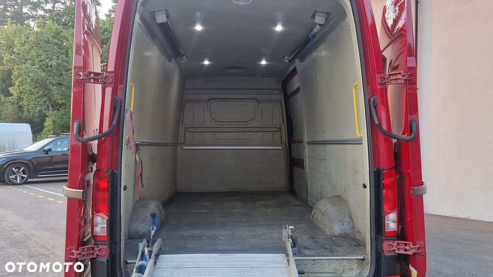 Volkswagen CRAFTER MAXI 2.0 DO PRZEWOZU KWIATÓW PODJAZD OCIEPLONA PAKA KLIMA NOWE OPONY - 22
