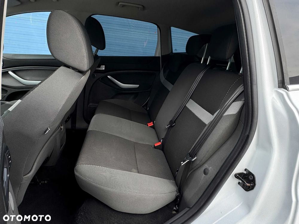 Ford Kuga 2.0 TDCi 4x4 Trend - 28