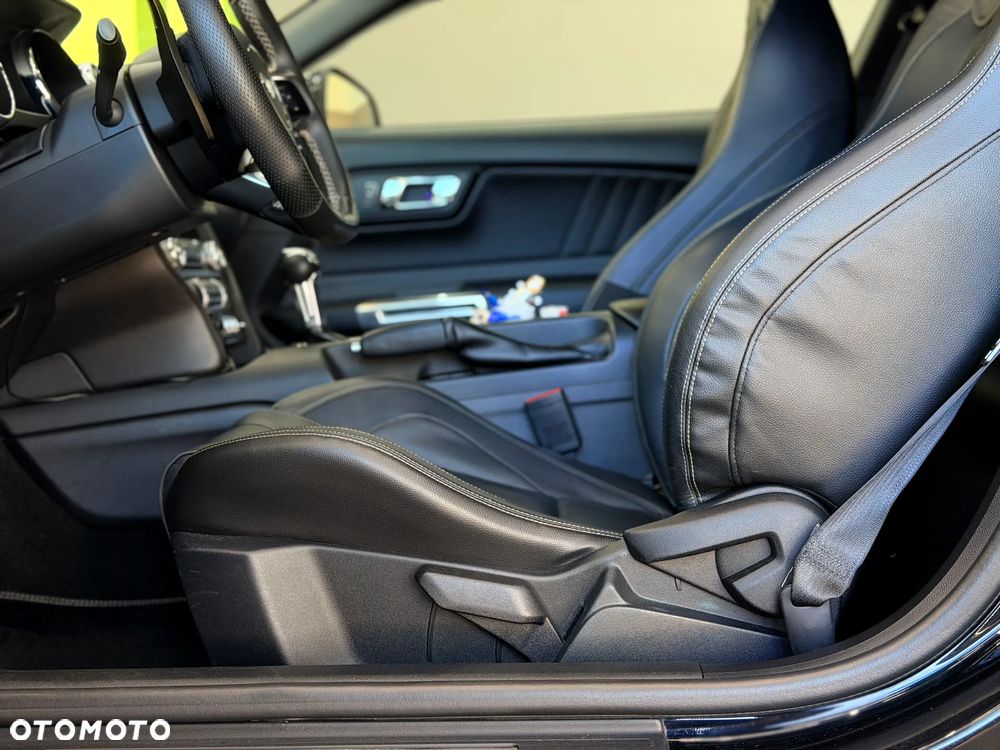 Ford Mustang - 16
