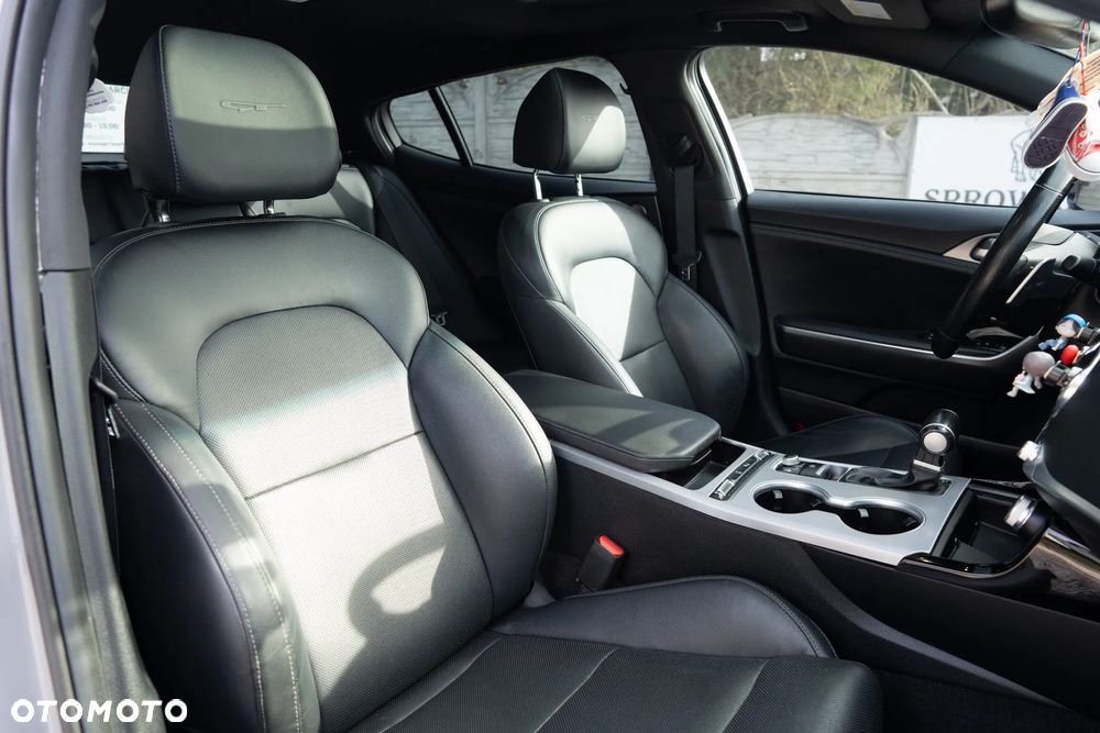Kia Stinger - 26