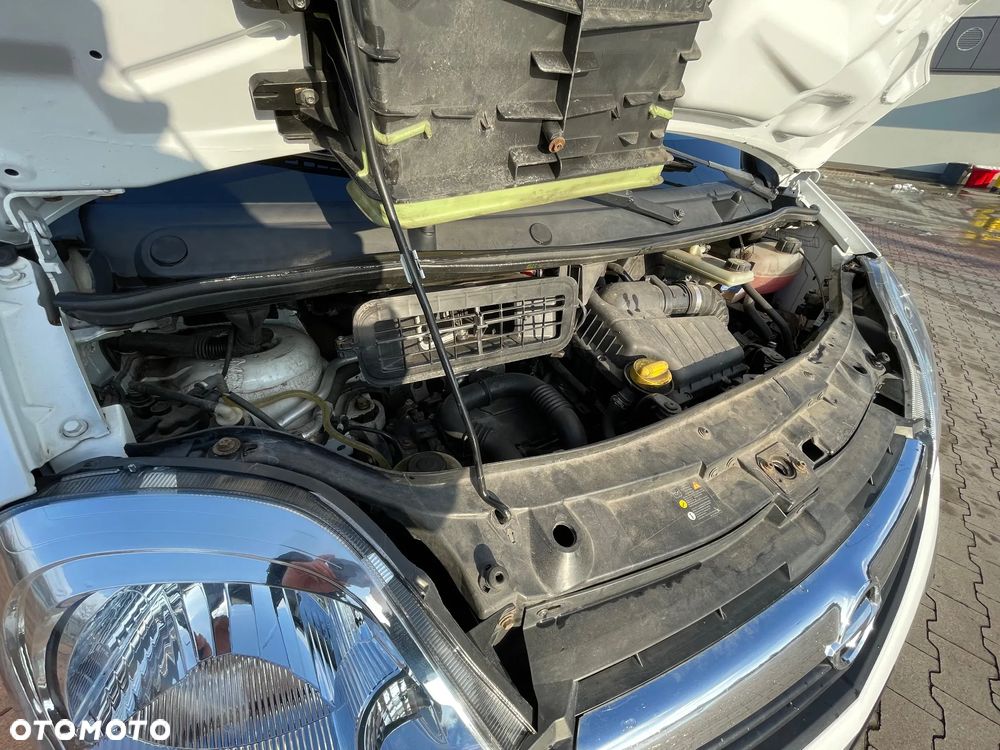 Opel Vivaro L1H1 2.7t - 15