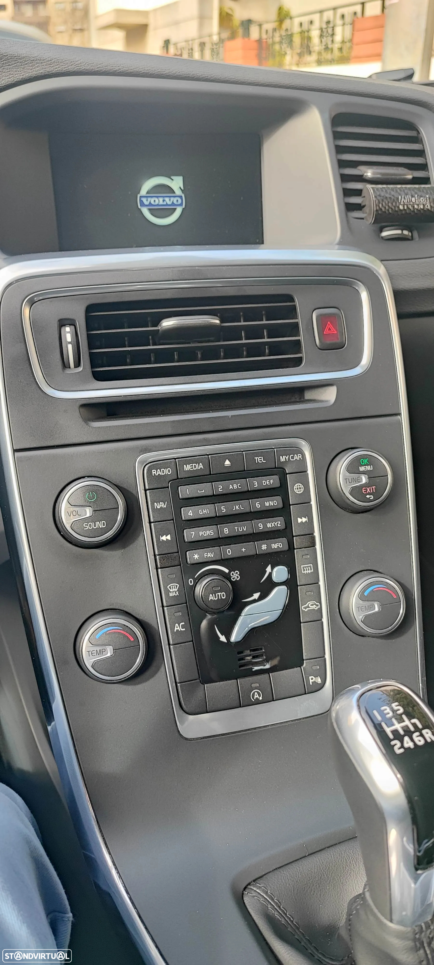Volvo V60 2.0 D2 Kinetic - 16