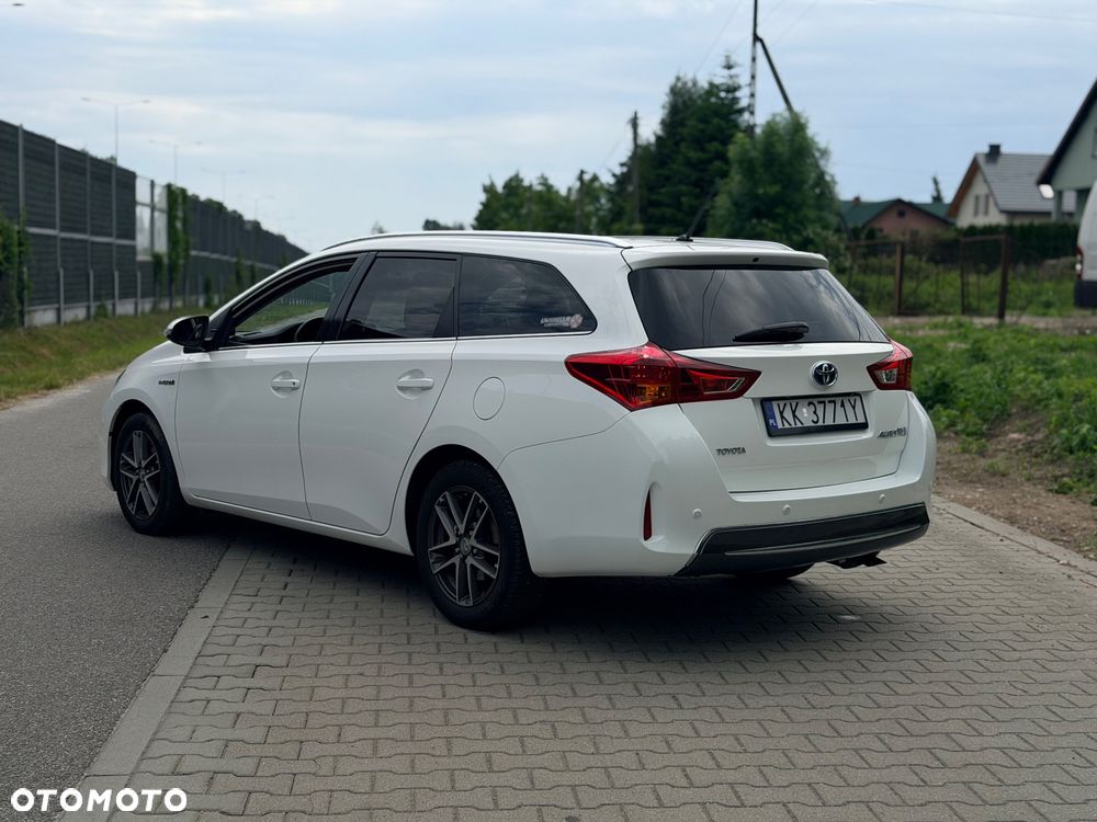 Toyota Auris Hybrid 135 Premium - 3