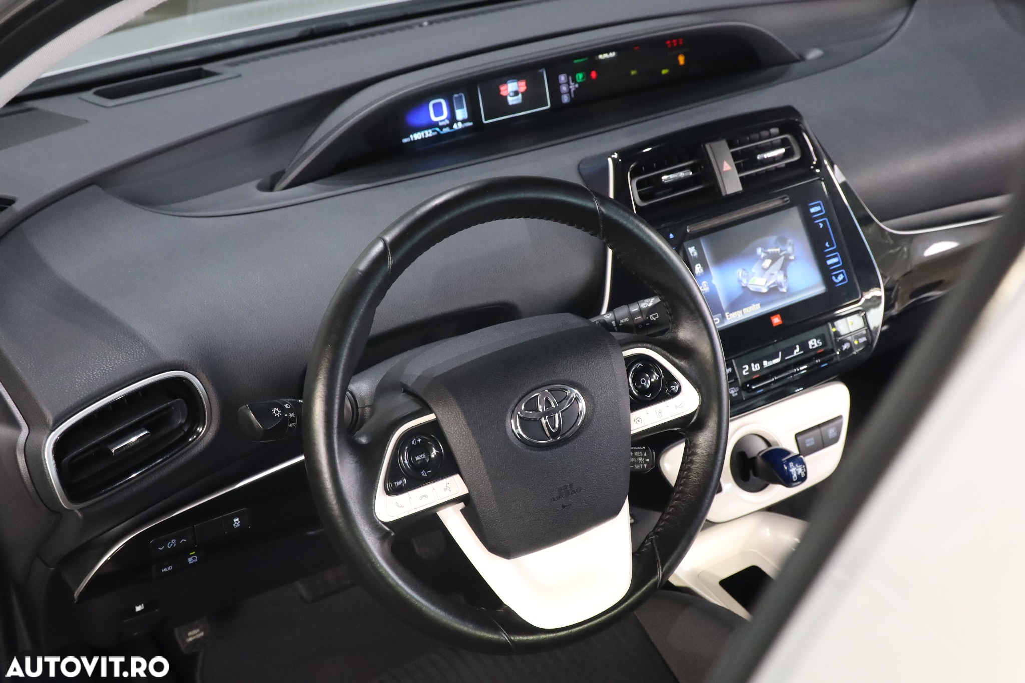 Toyota Prius 1.8 Dual VVT-i Sol - 32