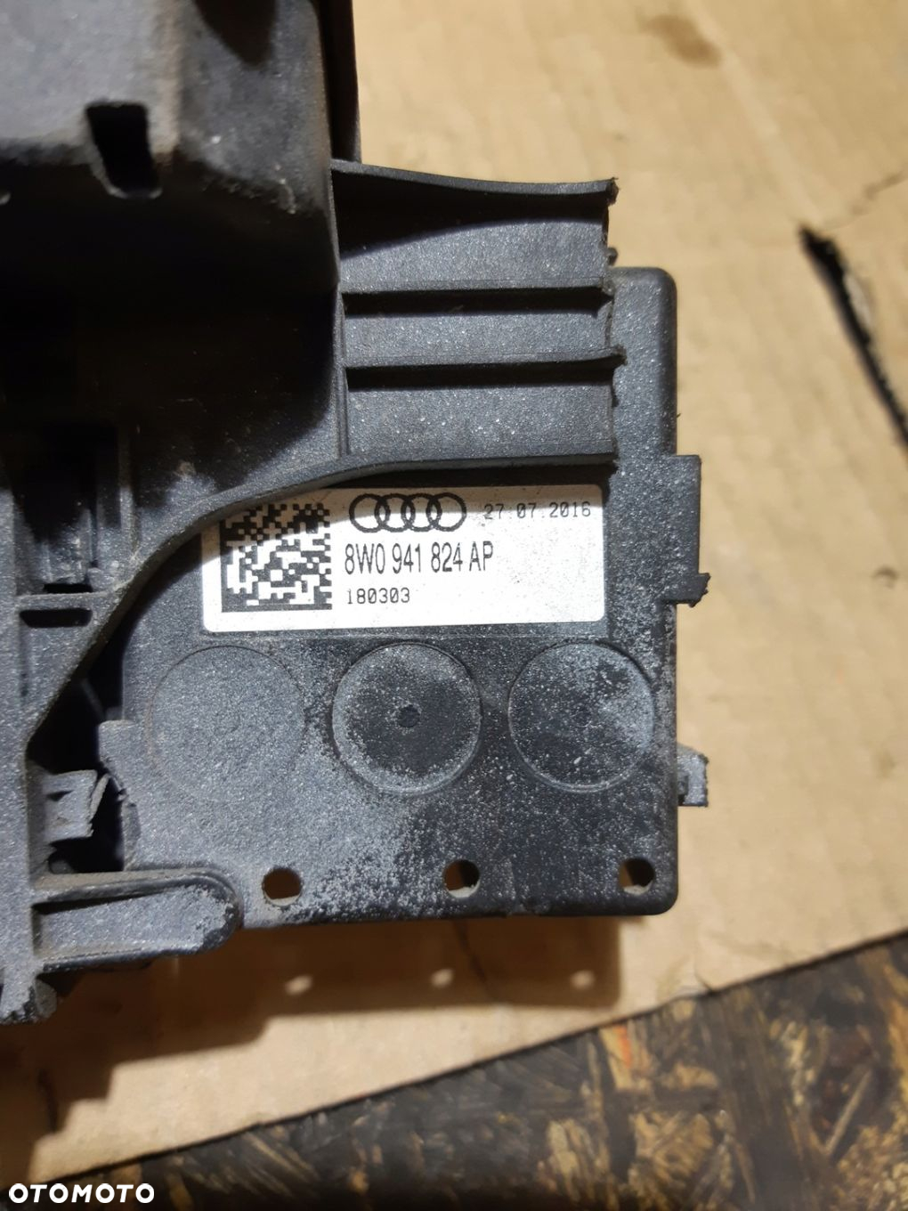 AUDI A4 B9 ROZDZIELACZ PRĄDU 8W0941823 - 6