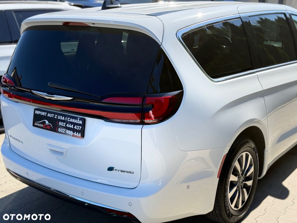Chrysler Pacifica - 10