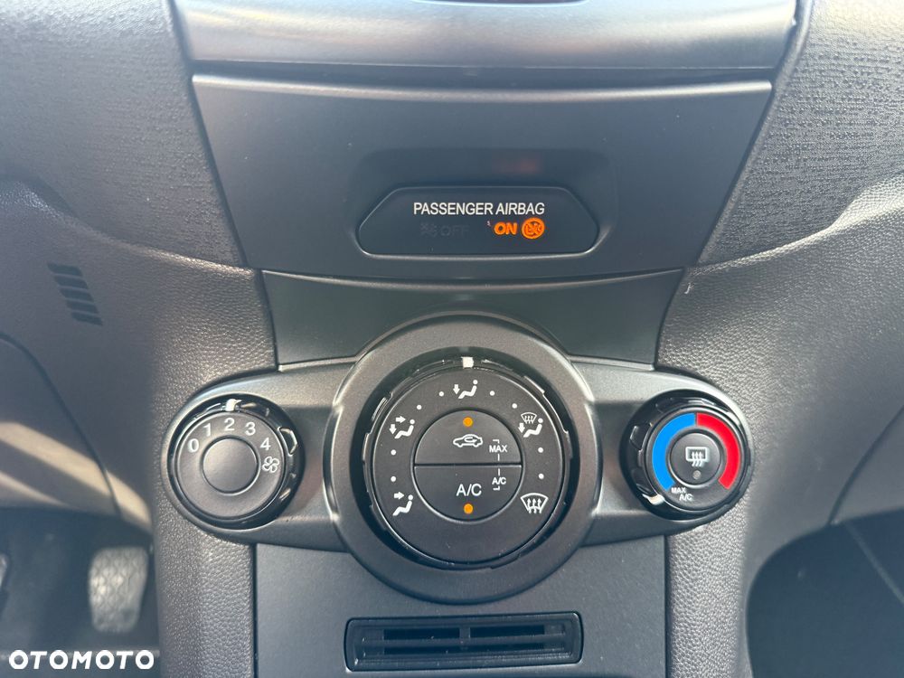 Ford Fiesta - 28