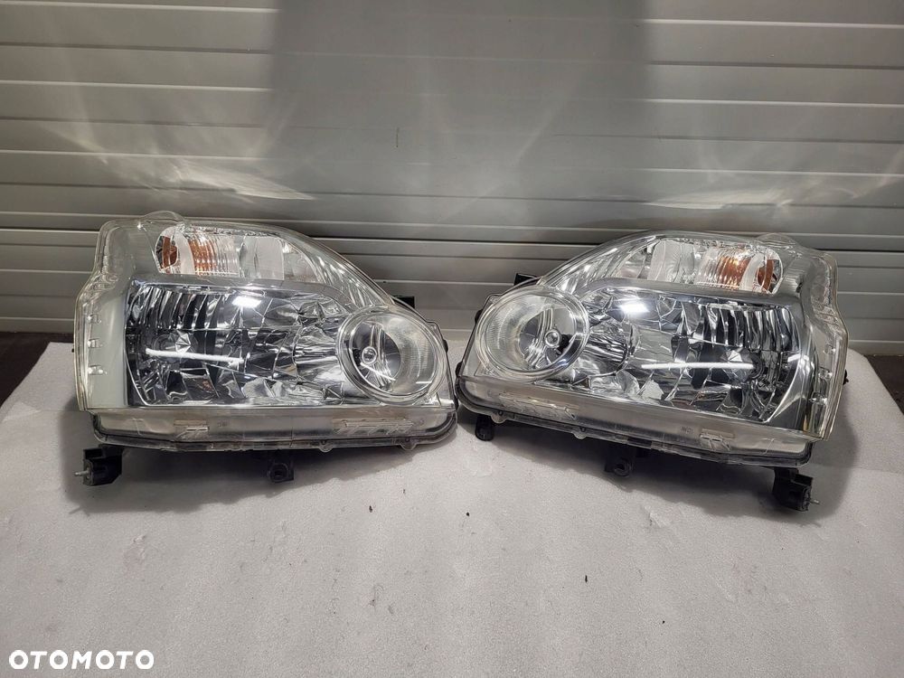 nissan x-trail t31 zw komplet lamp przednich - 1