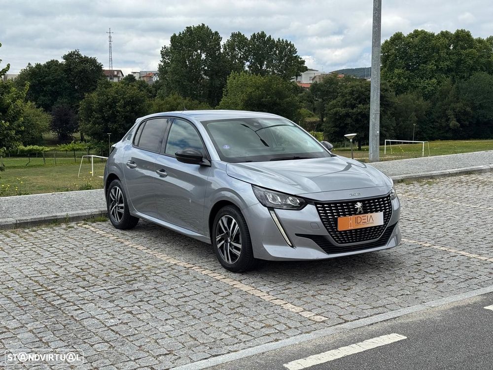 Peugeot 208 - 1