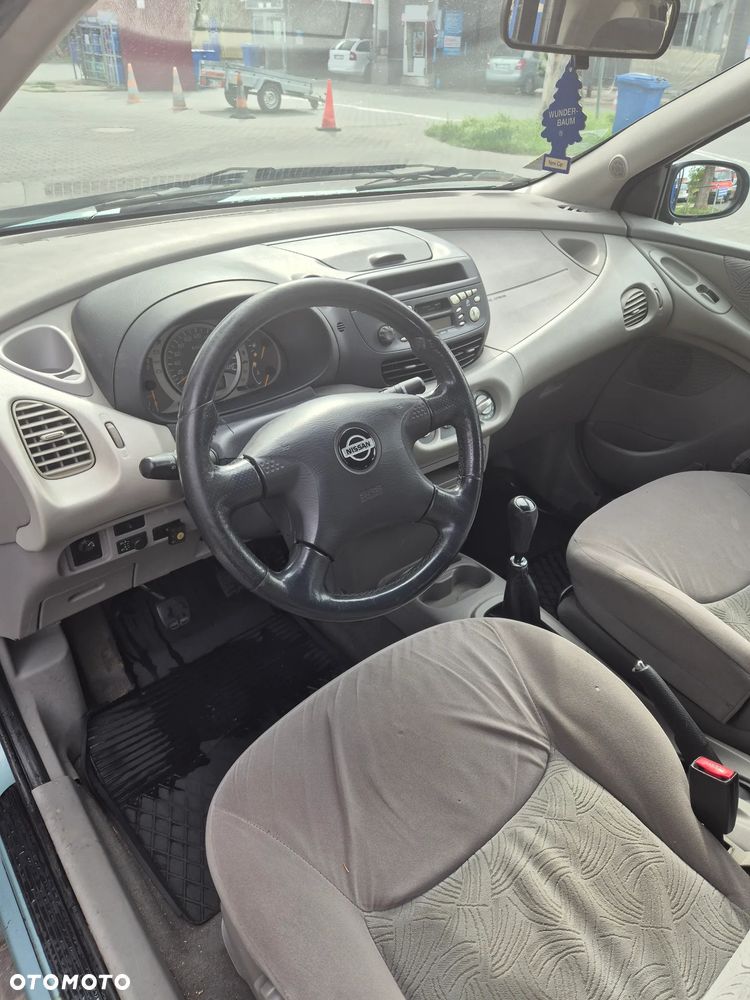 Nissan Almera Tino 2002 photo 4