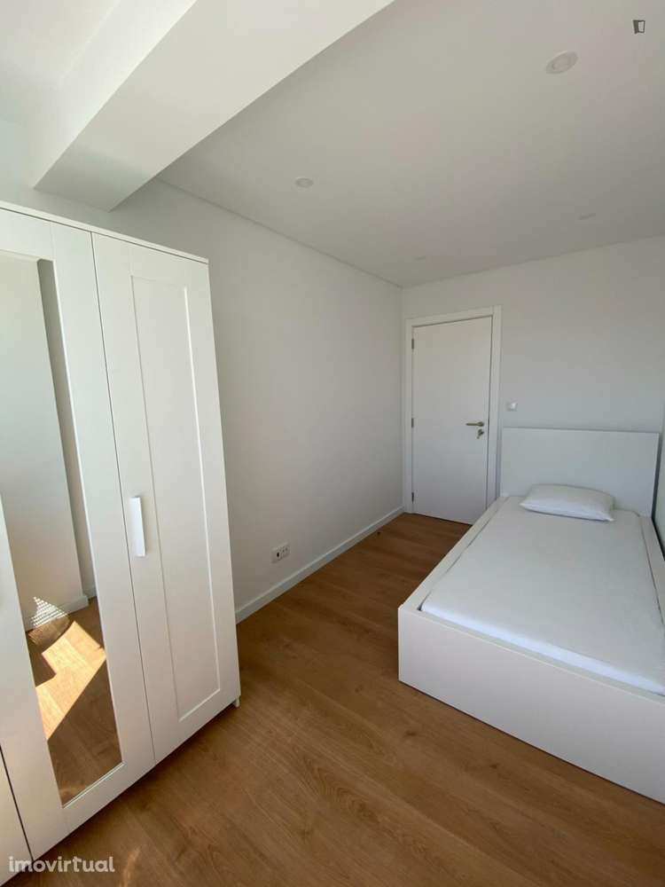 Quarto - localizado em Oeiras Lisbon - Grande imagem: 2/10