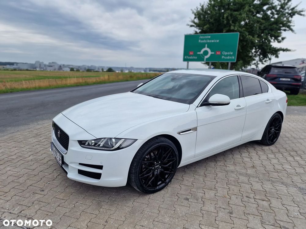 Jaguar XE 20d AWD R-Sport - 1