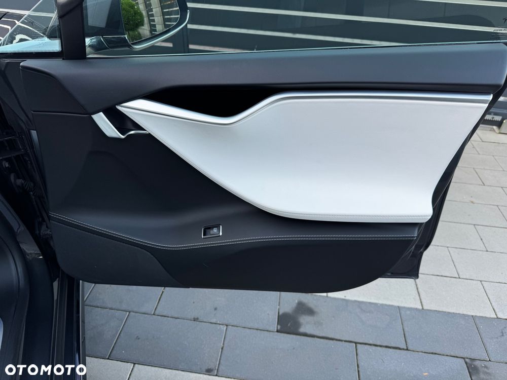 Tesla Model S Long Range Plus - 22