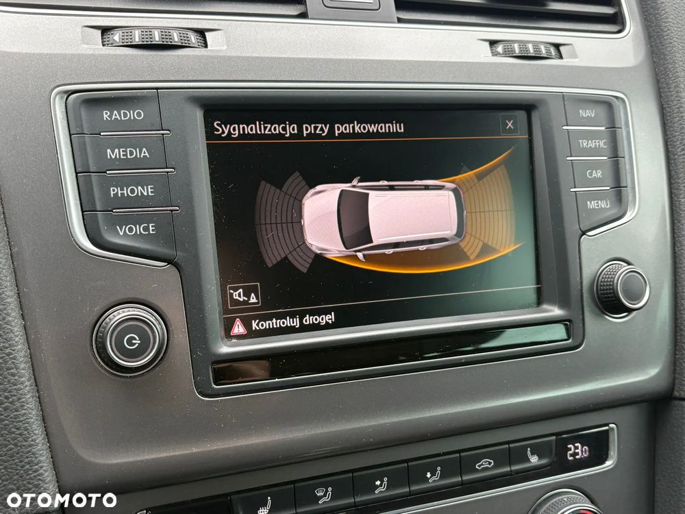 Volkswagen Golf 2.0 TDI DSG Sound - 18