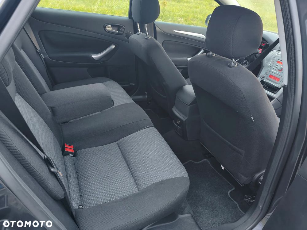Ford Mondeo - 14