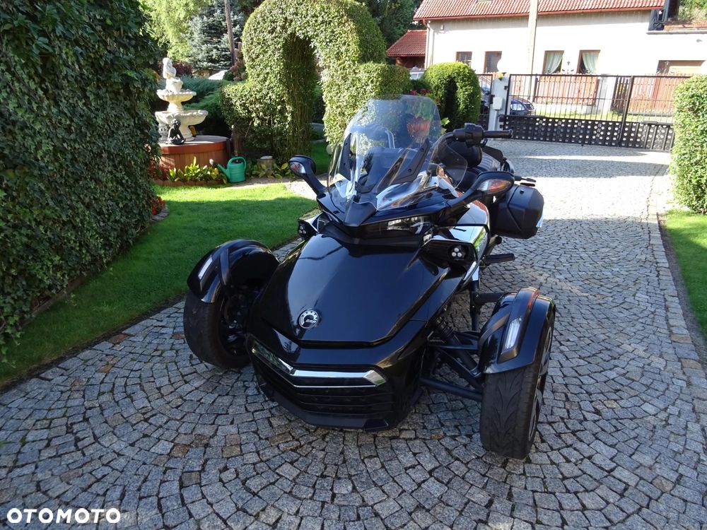 Can-Am Spyder - 2