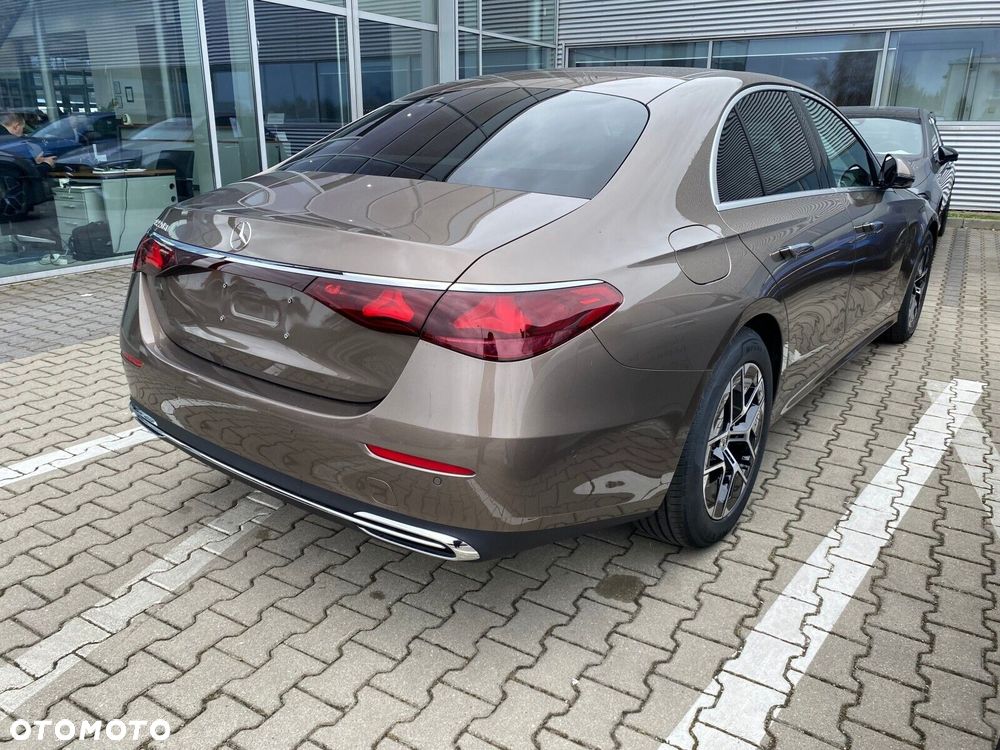 Mercedes-Benz Klasa E 220 d mHEV 4-Matic AMG 9G-Tronic - 4