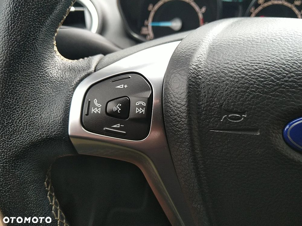 Ford Fiesta 1.0 EcoBoost Titanium - 19