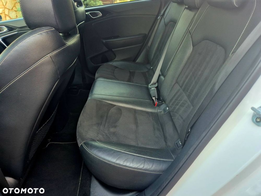 Kia ProCeed 1.6 CRDi DCT7 SCR GT LINE - 25