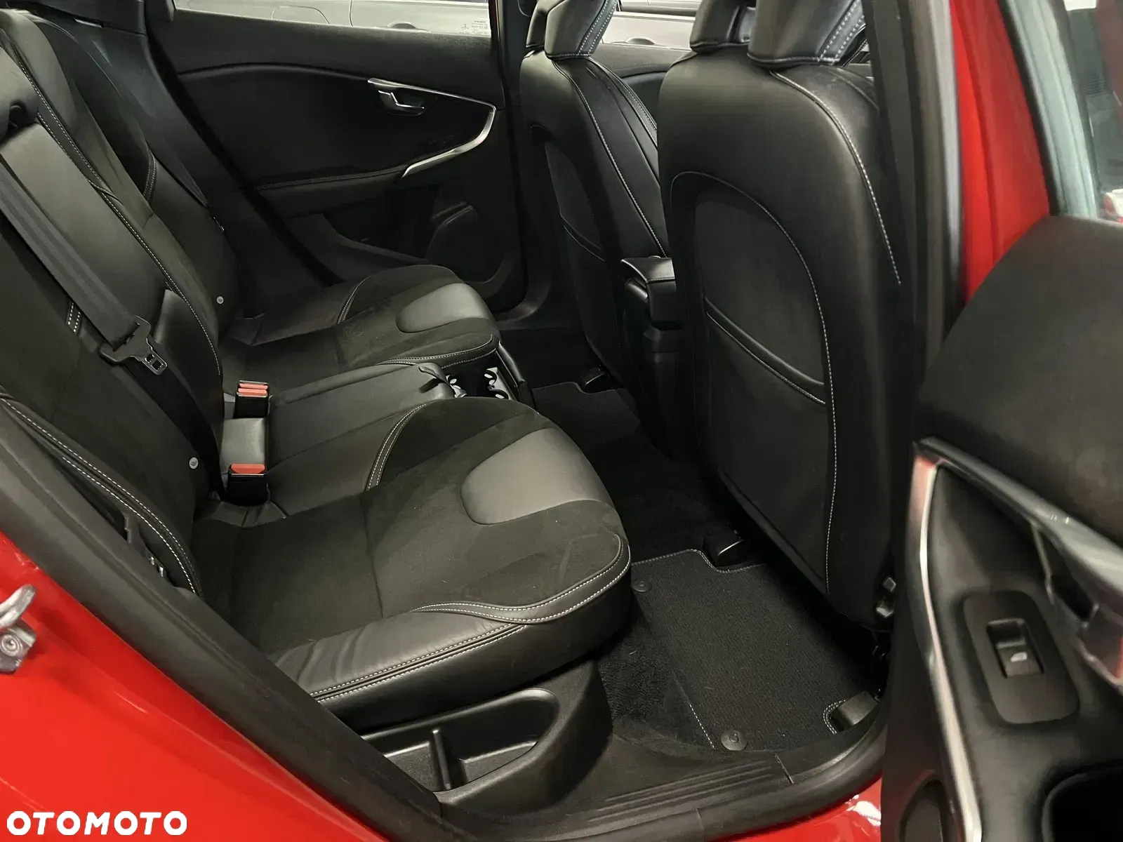 Volvo V40 T4 RDesign - 12