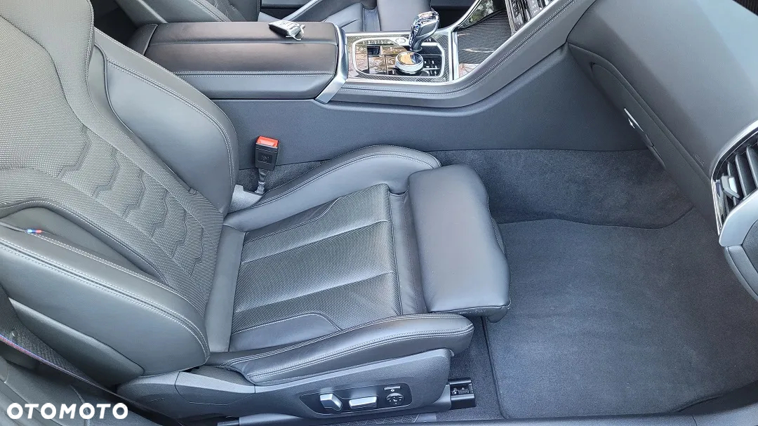 BMW Seria 8 840d xDrive - 28