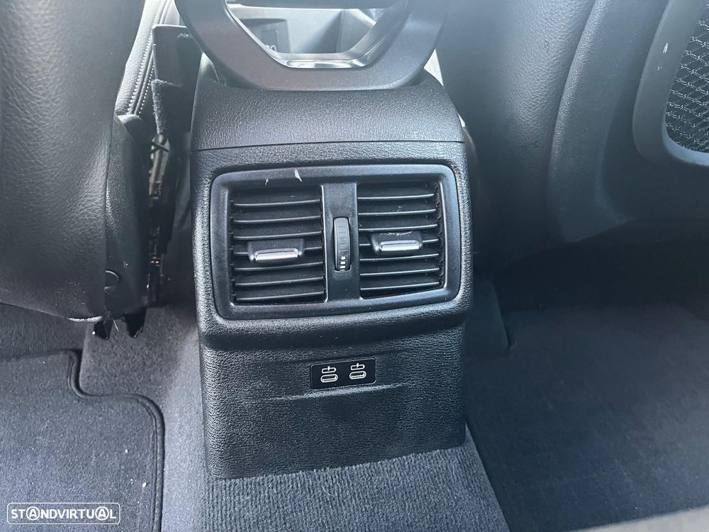 BMW X1 16 d sDrive Auto Line Sport - 50