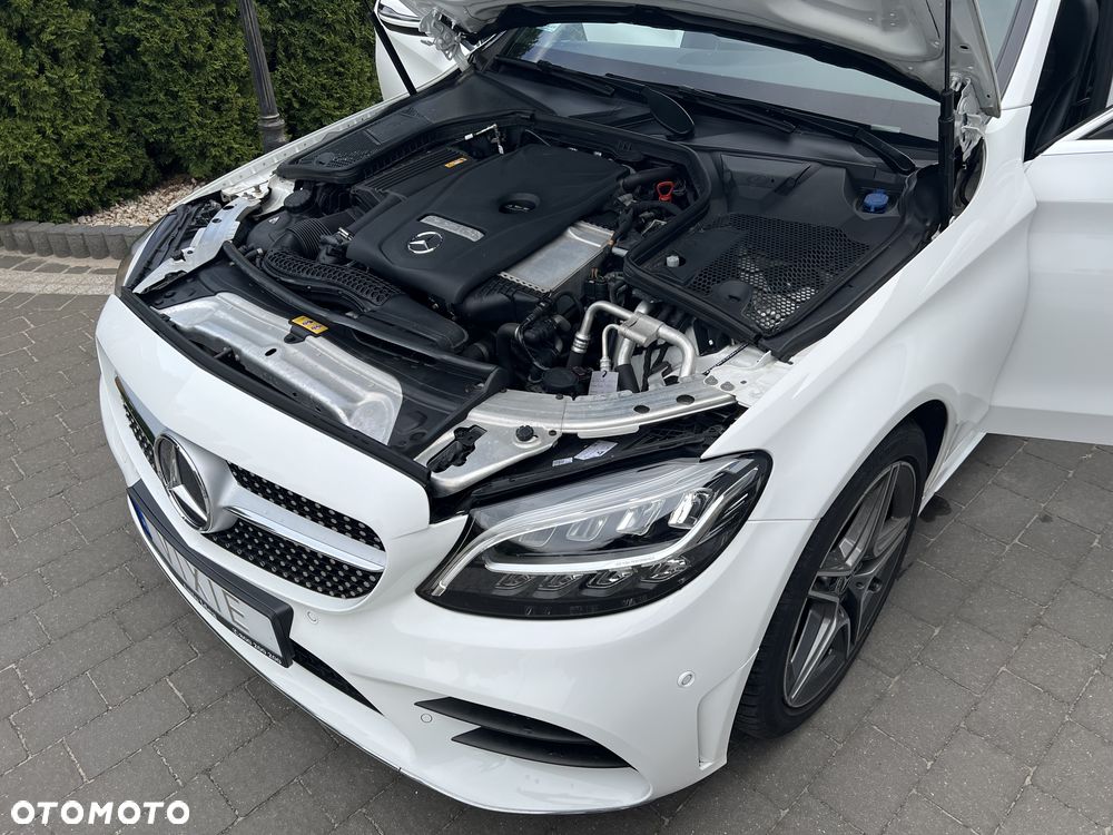 Mercedes-Benz Klasa C 180 9G-TRONIC AMG Line - 37
