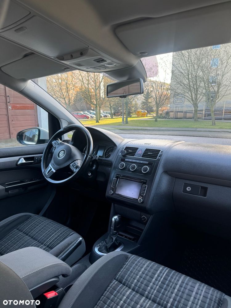 Volkswagen Touran - 15