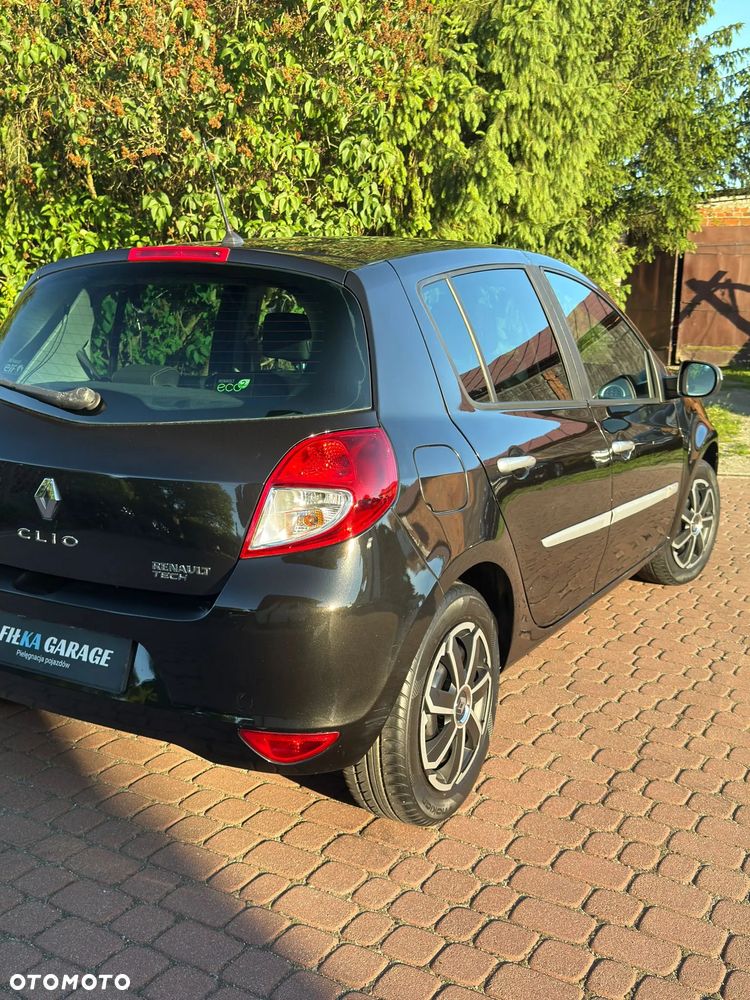 Renault Clio - 10