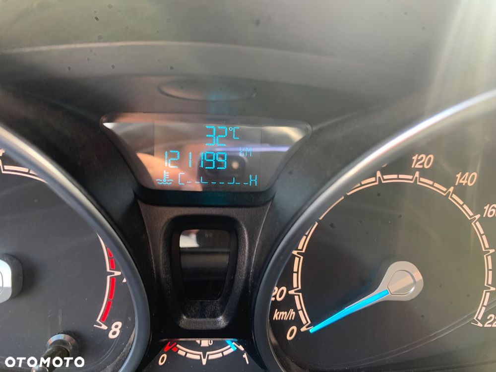 Ford Fiesta 1.0 EcoBoost S&S TITANIUM X - 12