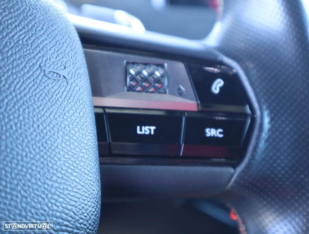 DS DS3 Crossback PureTech 130 Aut. PERFORMANCE LINE - 39