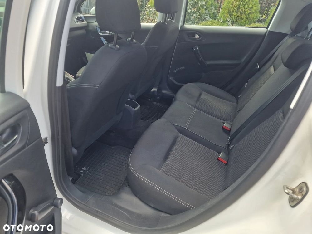 Peugeot 208 PureTech 82 Active - 8