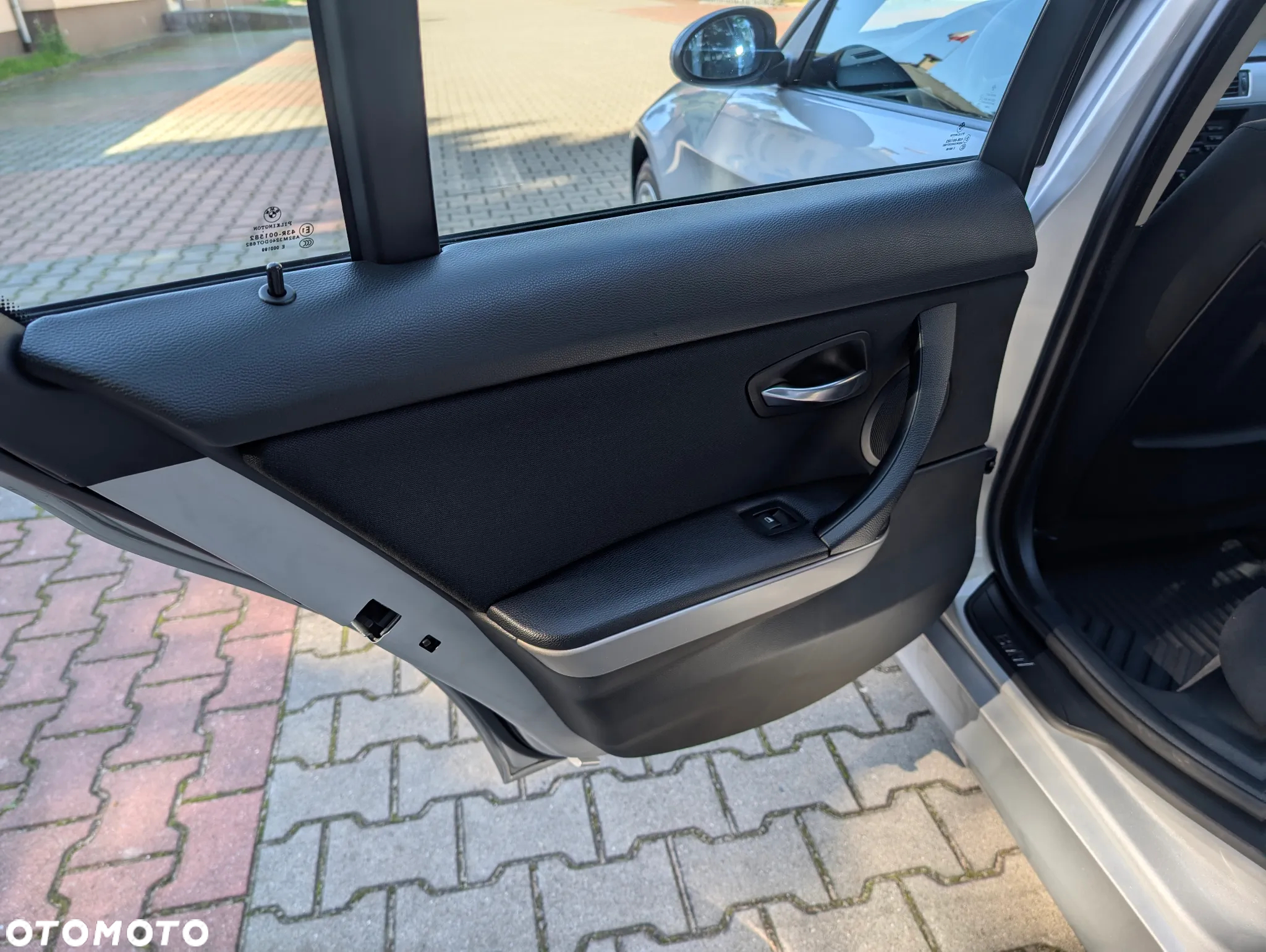 BMW Seria 3 318i Touring - 22