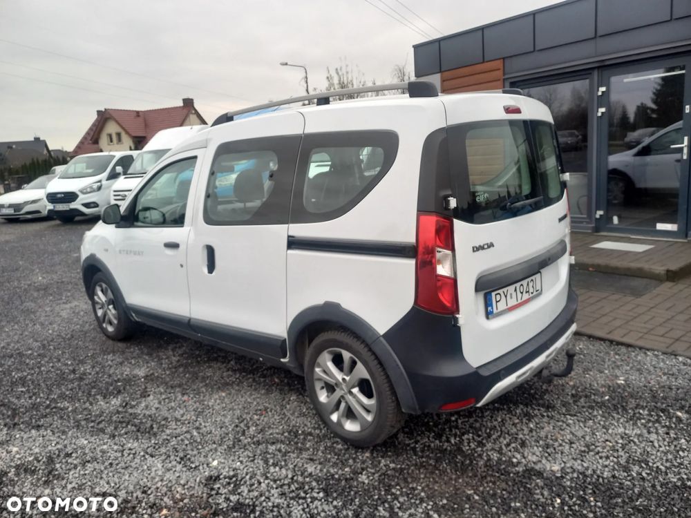 Dacia Dokker TCe 115 Stepway Celebration - 4