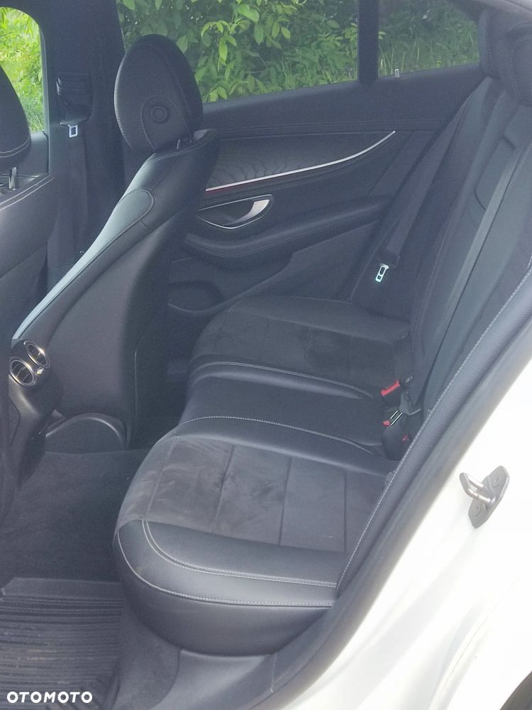 Mercedes-Benz Klasa E 220 d 4-Matic 9G-TRONIC - 18