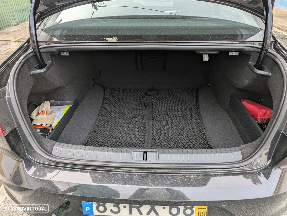 VW Passat 1.6 TDI Confortline - 5
