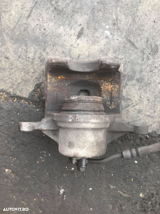 etrier stanga fata hyundai ix20 - 3