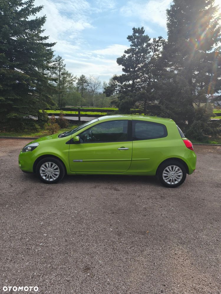 Renault Clio 1.2 16V 75 TomTom Edition - 3