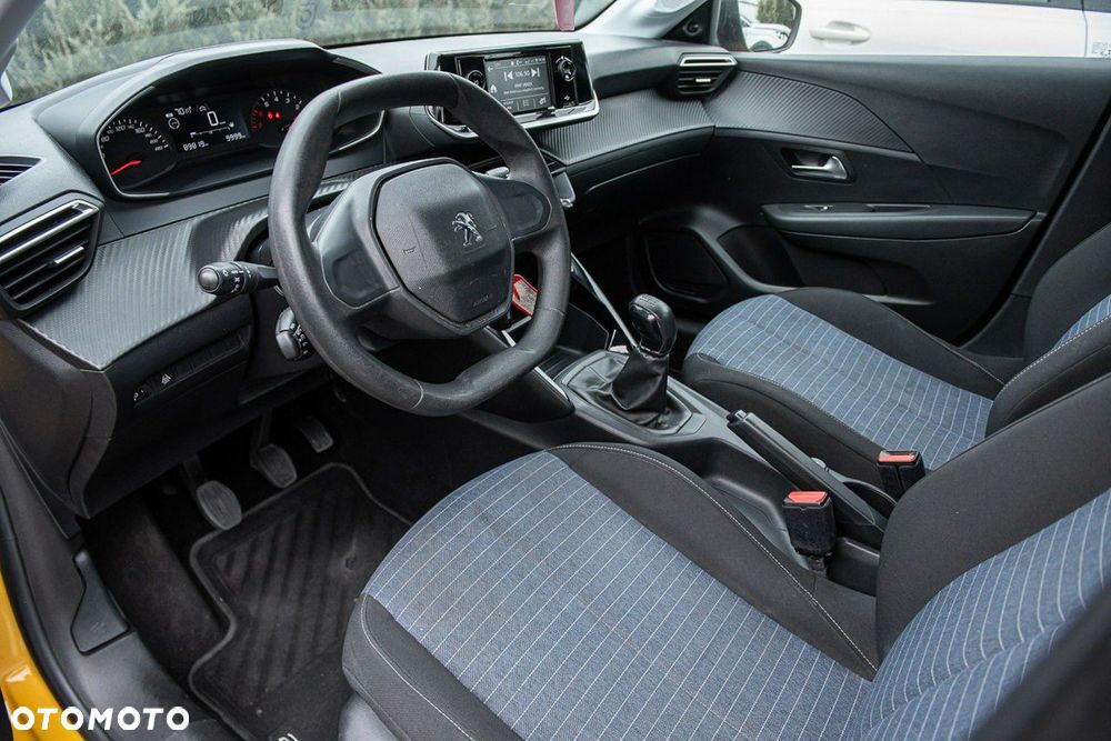 Peugeot 208 - 15