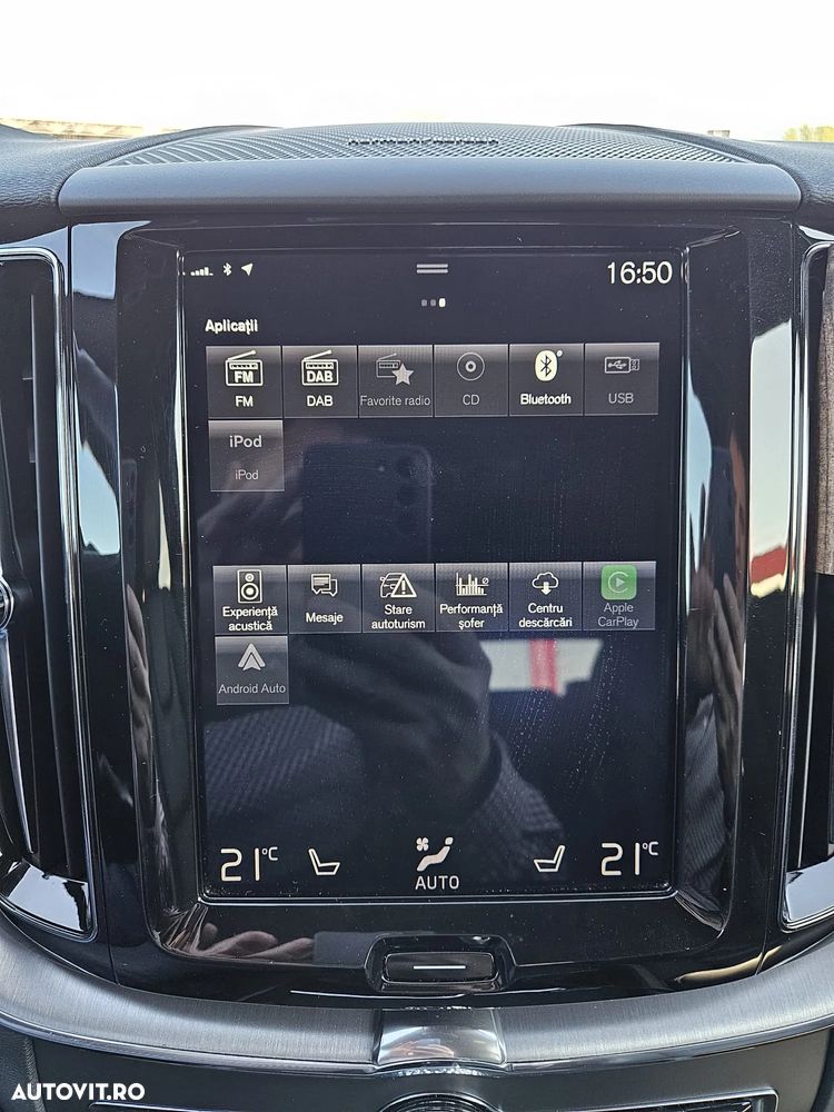 Volvo XC 60 B4 MHEV AWD Momentum Pro - 8