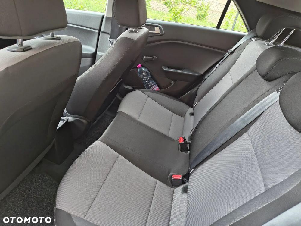 Hyundai i20 - 18